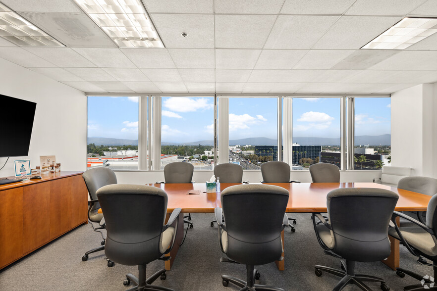 More Photos Of 5805 Sepulveda Blvd, Sherman Oaks Office For Lease