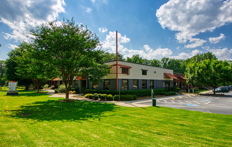 More Photos Of 5256 Peachtree Rd, Atlanta Loft Creative Space For Lease