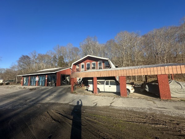 More Photos Of 304 Main St, Red Boiling Springs Industrial For Sale