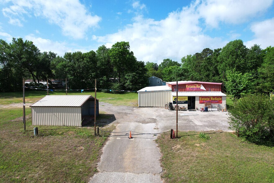 More Photos Of 11457 US Highway 190 W, Livingston Garden Center For Sale