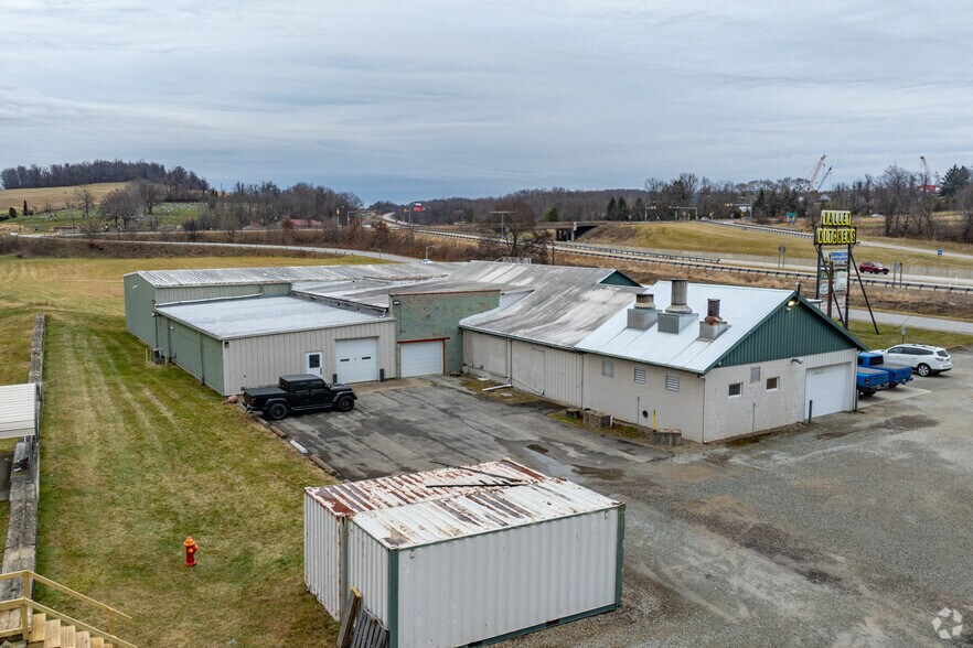 More Photos Of 555 Valley Kitchen Dr, Mount Pleasant Warehouse For Lease