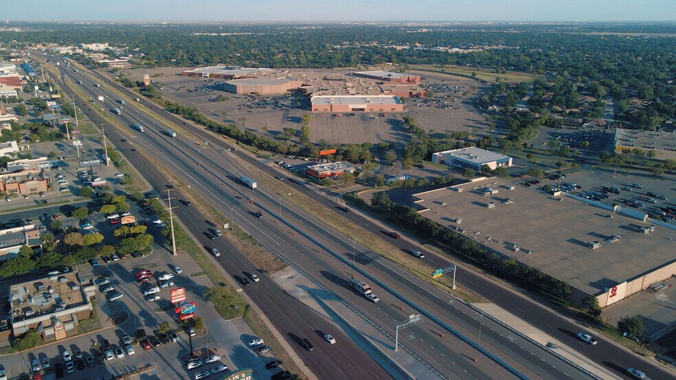 More Photos Of 8101 W I-40, Amarillo Restaurant For Lease