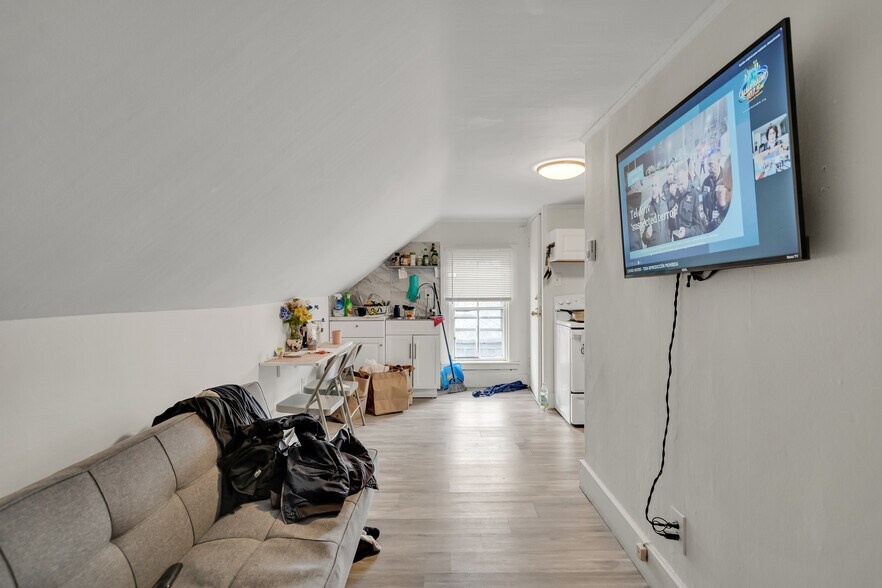 More Photos Of 161 High St, Taunton Office Residential For Sale