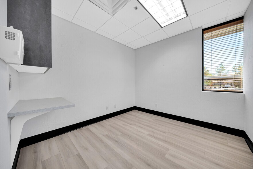 More Photos Of 4045 E Union Hills Dr, Phoenix Medical For Sale