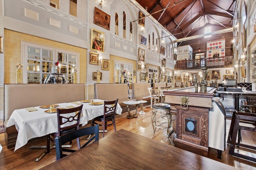 More Photos Of 49 Florida Ave, Amsterdam Hospitality For Sale