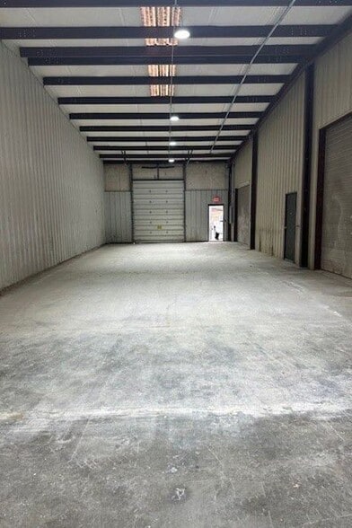 More Photos Of 5205 Old Buncombe Rd, Greenville Warehouse For Lease