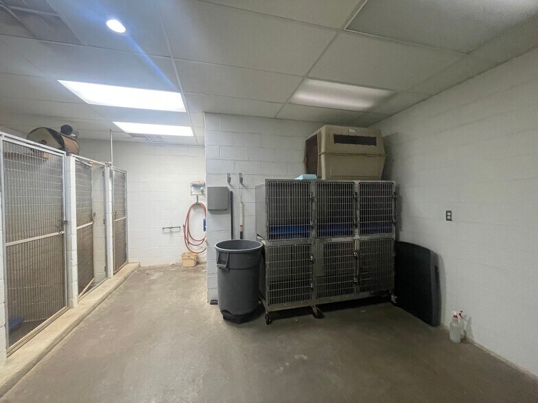 More Photos Of 84 W University Pky, Jackson General Retail For Sale