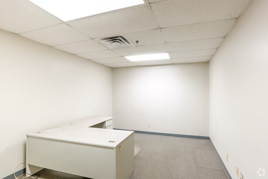 More Photos Of 1315 W 12th St, Kansas City Warehouse For Lease