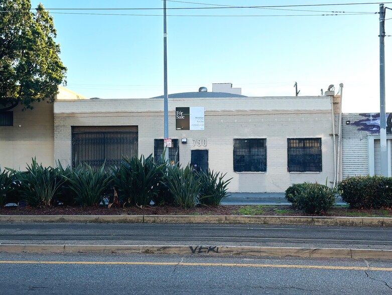 Primary Photo Of 790 E Washington Blvd, Los Angeles Warehouse For Lease