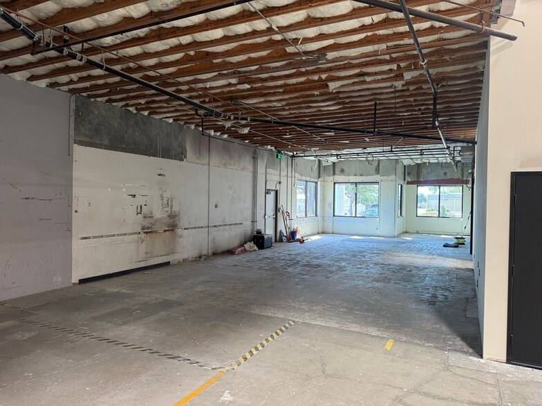 More Photos Of 2150 N Trabajo Dr, Oxnard Warehouse For Lease