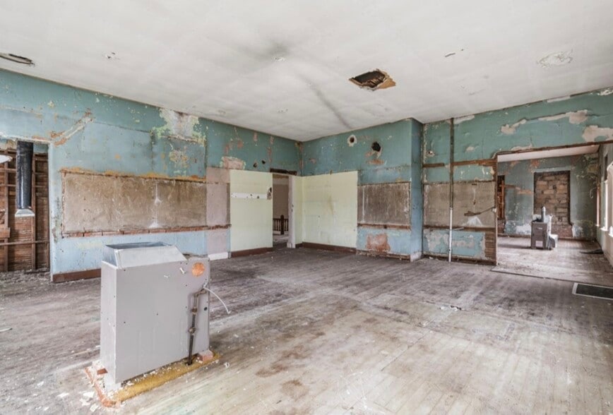 More Photos Of 85 N Main St, Walton Apartments For Sale