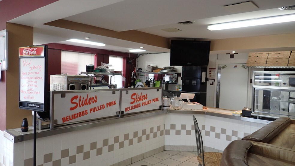 More Photos Of 1130 Pembroke Rd, Bethlehem Storefront Retail Residential For Lease