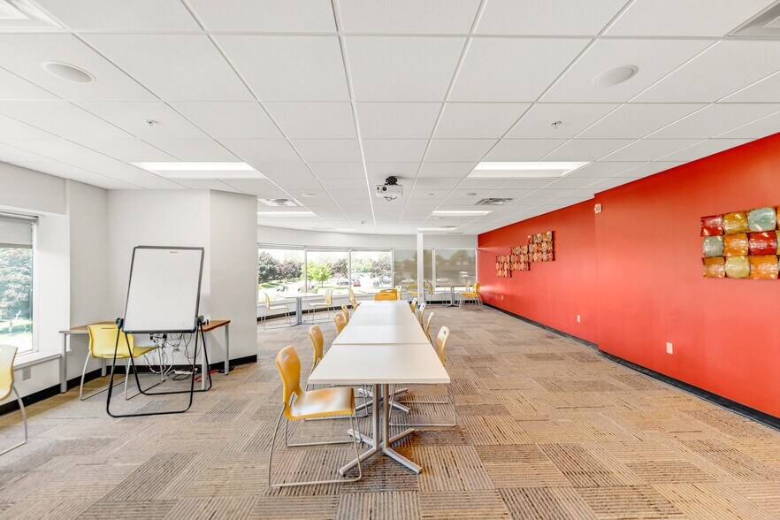 More Photos Of 150 Essjay Rd, Buffalo Office Residential For Sale