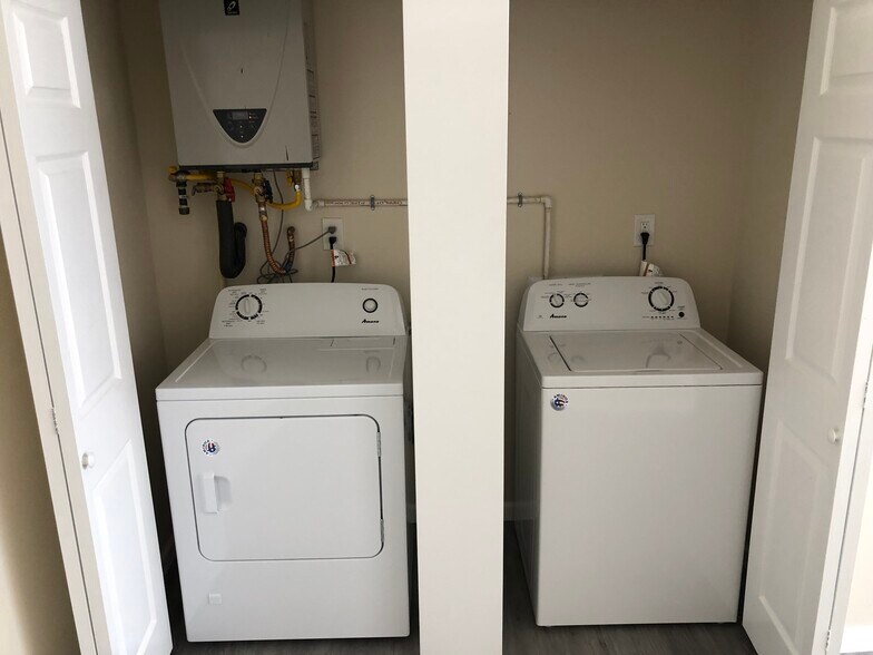 More Photos Of 120 Ballantyne St, El Cajon Apartments For Lease