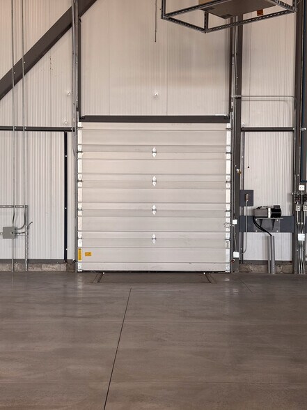 More Photos Of 52-54 Racine St, Casselman Warehouse For Lease