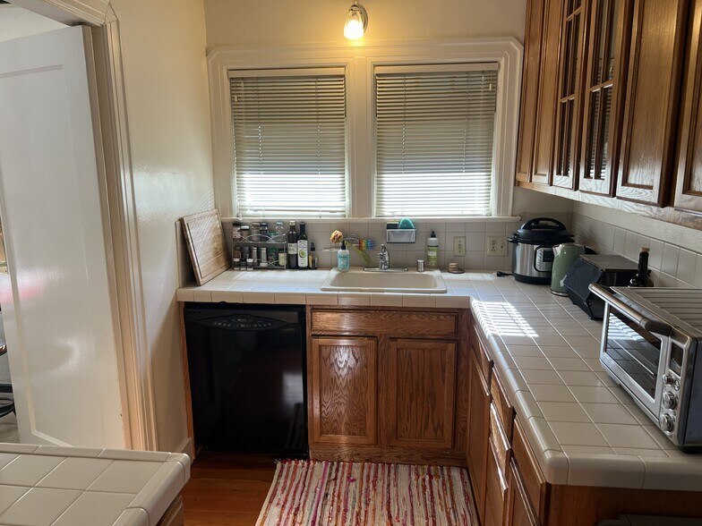 More Photos Of 712-714 Live Oak Ave, Menlo Park Apartments For Sale