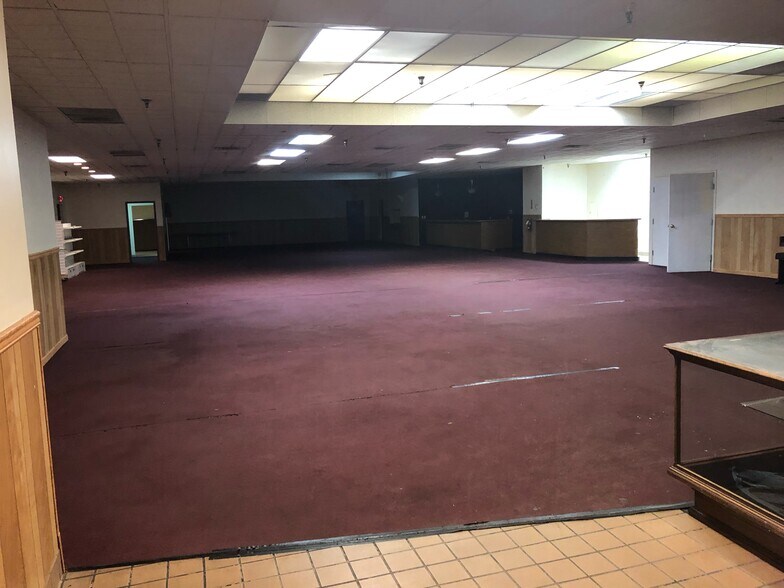 More Photos Of 1110 E Bristol Rd, Burton Medical For Lease