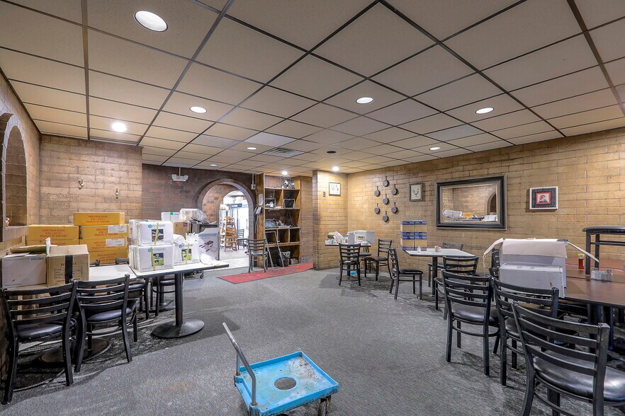 More Photos Of 330 E 135th St, Kansas City Restaurant For Sale
