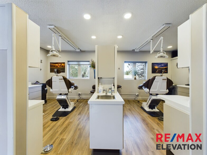 More Photos Of 915 W Fetterman St, Buffalo Office For Sale