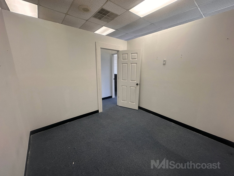 More Photos Of 10000-10040 SE US-1 Hwy, Port Saint Lucie Unknown For Lease