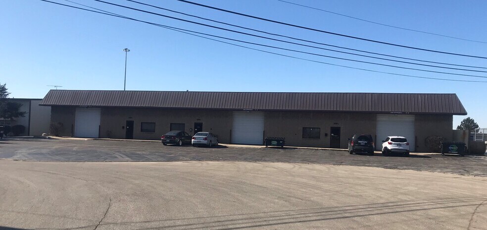 More Photos Of 450 Keller Dr, Park City Warehouse For Lease