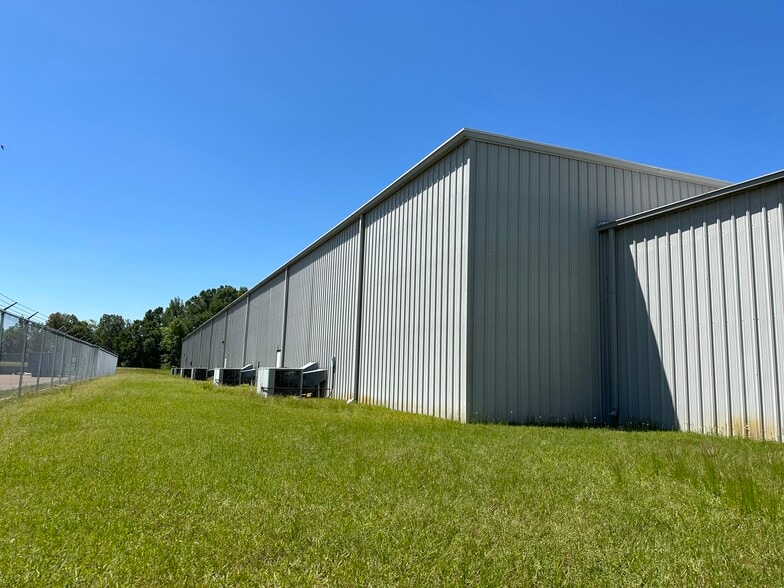 More Photos Of 135 Industrial Dr N, Madison Warehouse For Sale