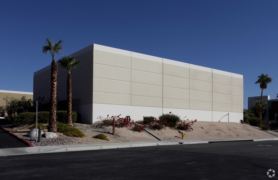 More Photos Of 30695 Hill St, Thousand Palms Warehouse For Lease