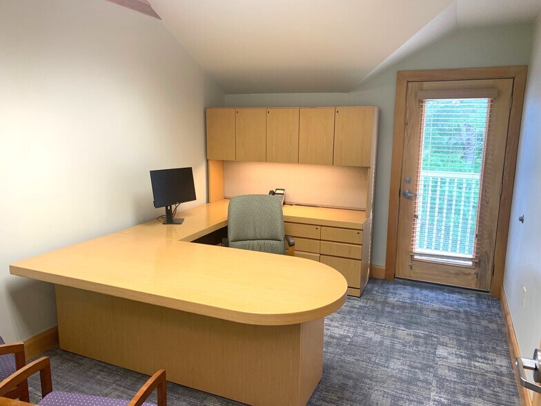 More Photos Of 2018 Eastwood Rd, Wilmington Office For Lease