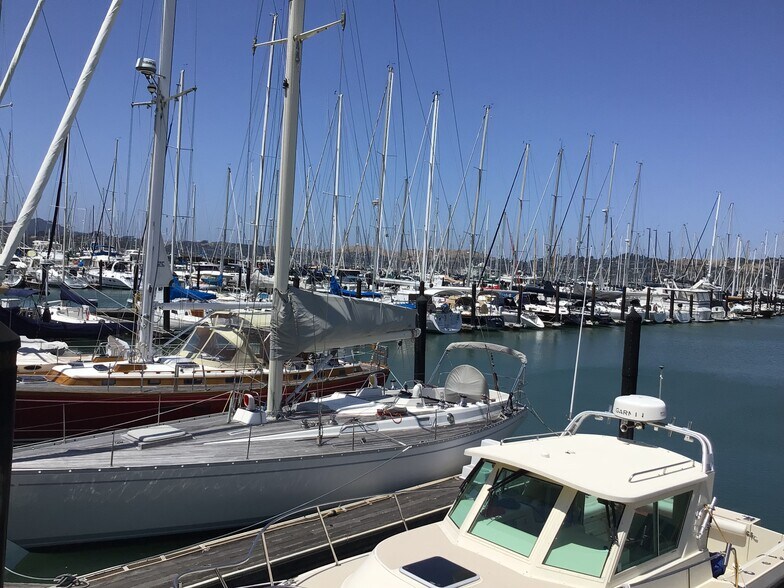 More Photos Of 681 Bridgeway, Sausalito General Retail For Sale