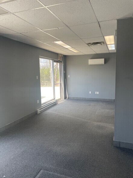 More Photos Of 710 Industrial Rd, Shelburne General Retail For Lease