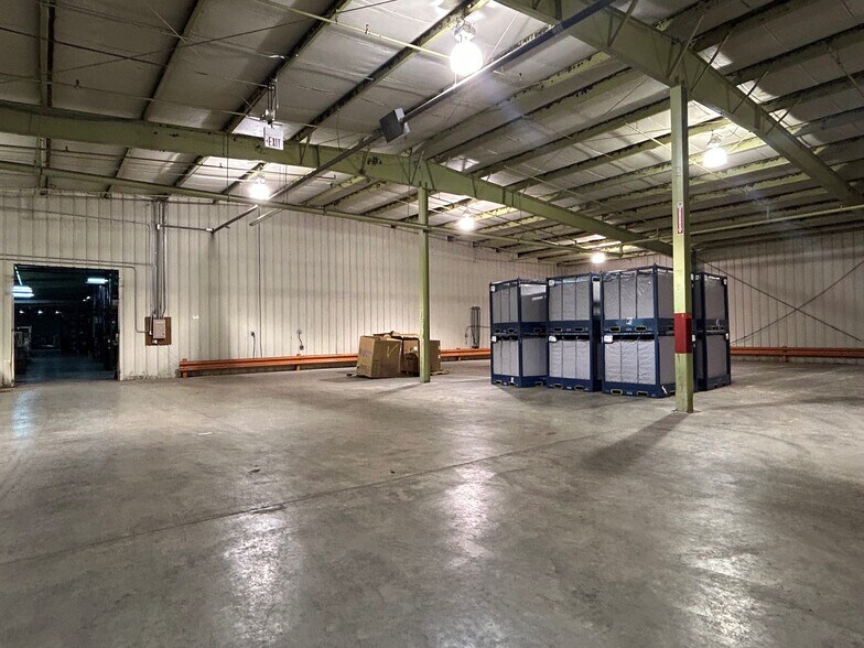 More Photos Of 198 Trojan St, Mount Sterling Industrial For Lease