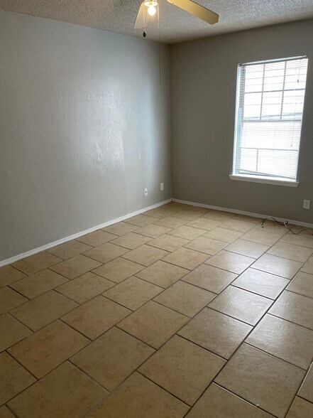 More Photos Of 1308 N Carol Ave, Monahans Apartments For Sale