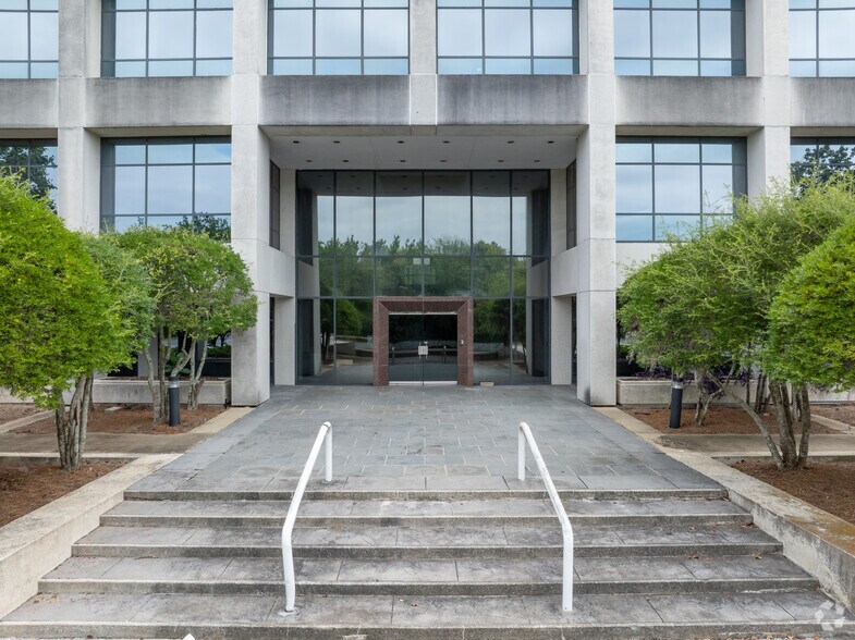 More Photos Of 2400 Presidents Dr, Montgomery Office For Lease