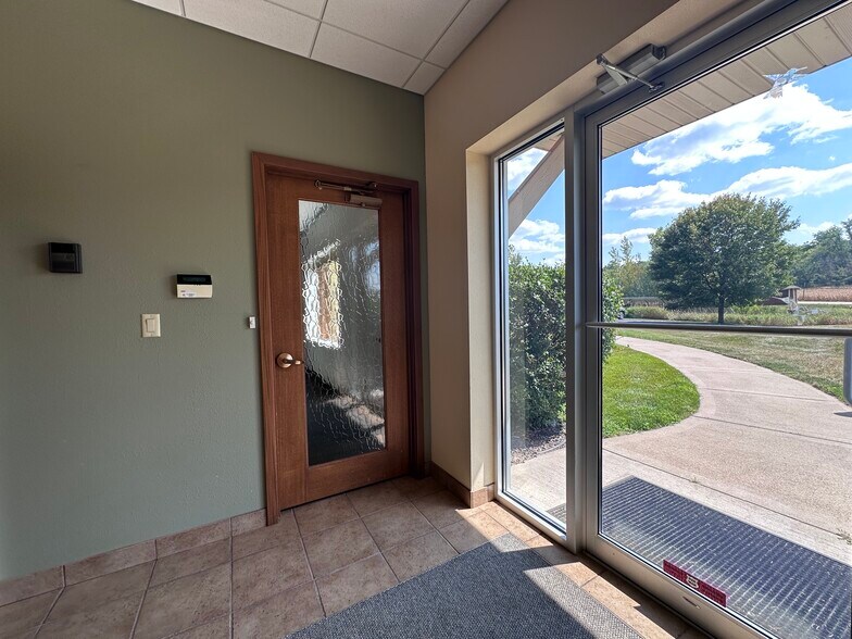 More Photos Of N7915 902nd St, River Falls Office For Lease