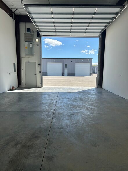 More Photos Of 2007 S Saturn Way, Boise Warehouse For Sale