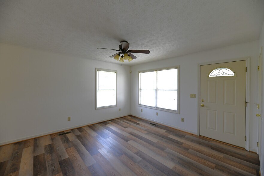 More Photos Of 3226 Cathedral Caverns Rd, Grant Apartments For Sale