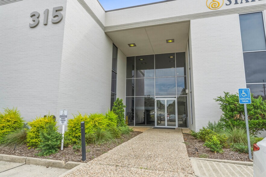 More Photos Of 315 S College Rd, Lafayette Medical For Lease