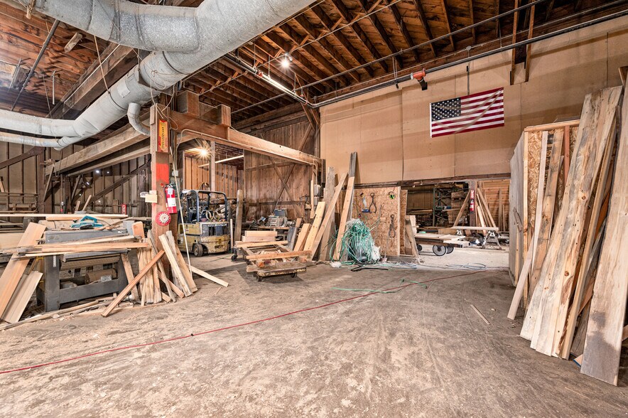 More Photos Of 350 Garfield Ave, Duluth Warehouse For Lease