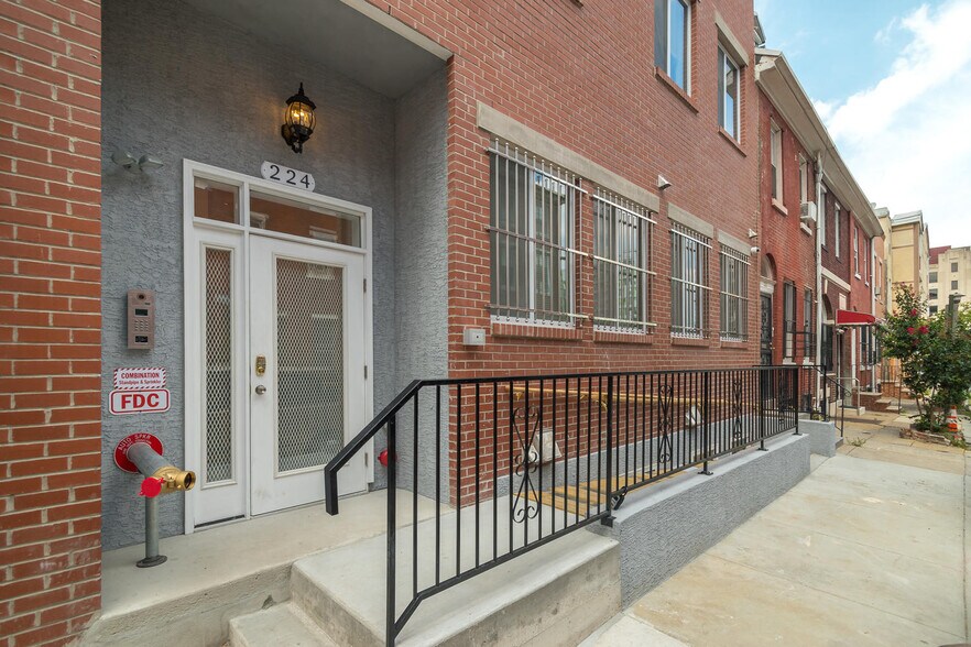 Primary Photo Of 224-226 N Camac St, Philadelphia Apartments For Sale
