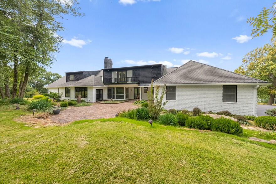 More Photos Of 1901 Moffet Rd, Saint Joseph Specialty For Sale