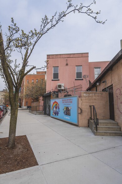 More Photos Of 102-106 Calyer St, Brooklyn Office For Sale