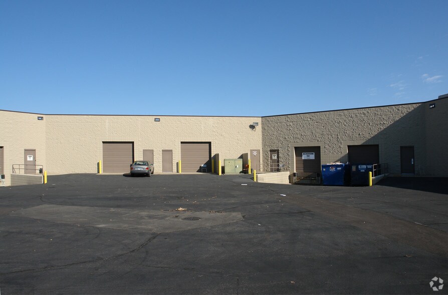 More Photos Of 7600-7650 Golden Triangle Dr, Eden Prairie Research And Development For Lease