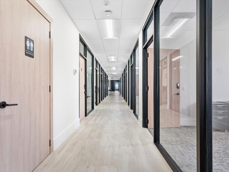 More Photos Of 600 NE 36th St, Miami Apartments For Lease