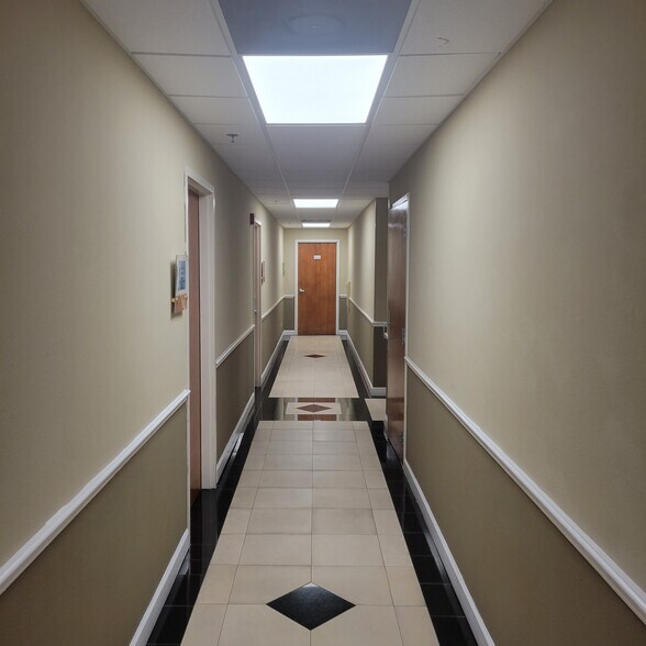 More Photos Of 5509 Grand Blvd, New Port Richey Office For Lease