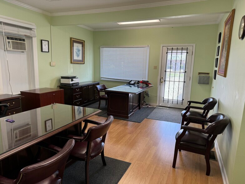 More Photos Of 4329 North Blvd, Baton Rouge Office For Sale