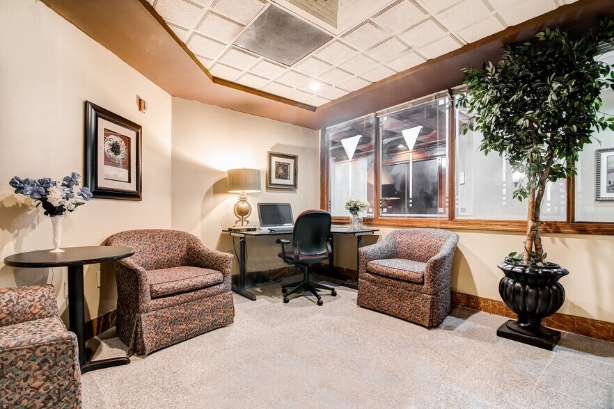 More Photos Of 5010 Old National Hwy, Atlanta Hotel For Sale