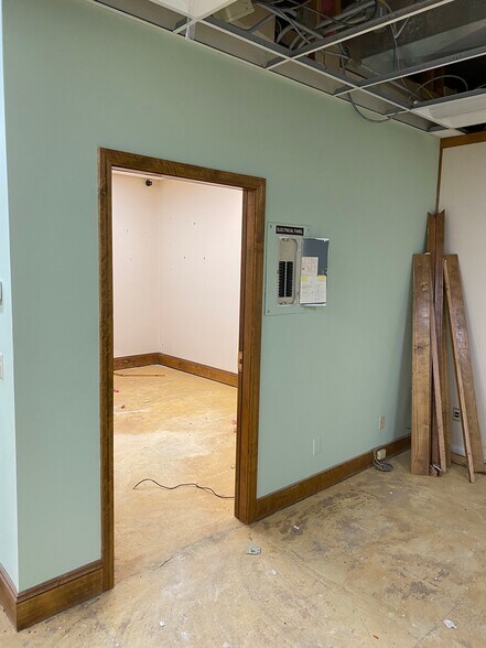 More Photos Of 110 W Walnut St, Kokomo Office For Sale