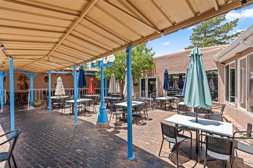 More Photos Of 4 Banana Ln, Santa Fe Restaurant For Sale