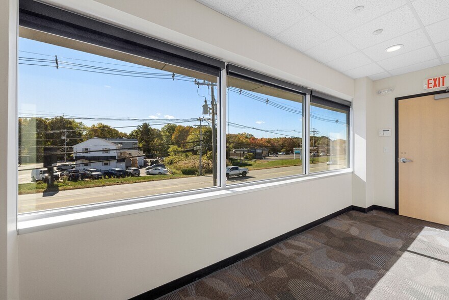 More Photos Of 255 Andover St, Peabody Storefront For Lease