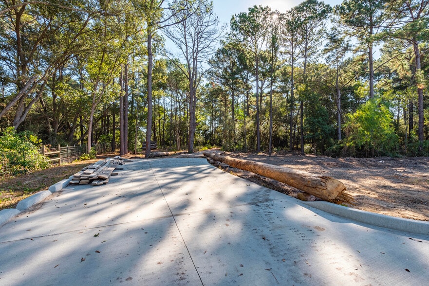 More Photos Of 225 Foster Street, Alvin Land For Sale